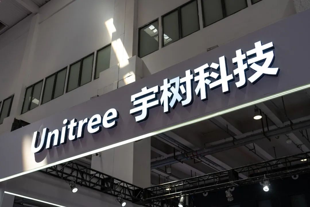 2024大模型之战：从技术浪漫到落地求生丨封面故事