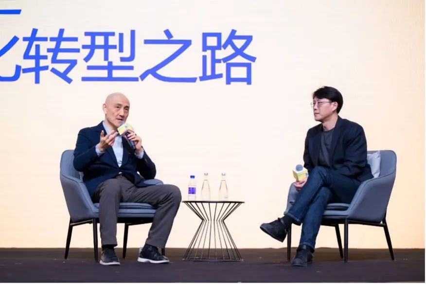 让 AI 做 AI 擅长的事，让人更像人